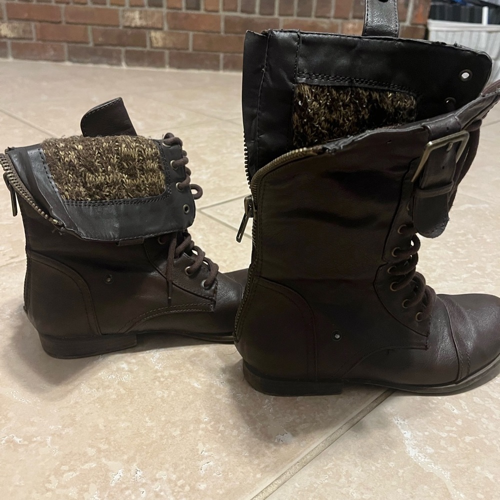 Aeropostale brown leather combat boots. Worn but great condition size 9 brown